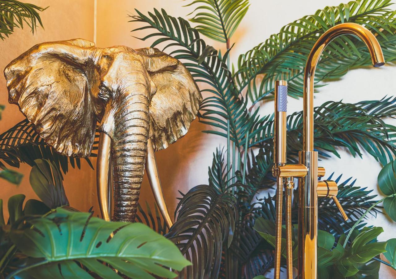 Jungle Suite --- Vasca In Camera Torino Dış mekan fotoğraf