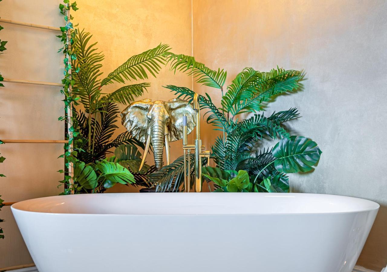 Jungle Suite --- Vasca In Camera Torino Dış mekan fotoğraf